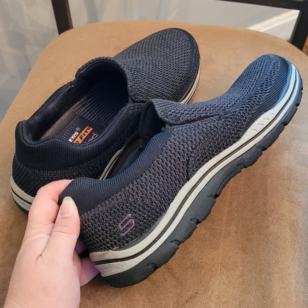 Sketchers Mens Black  Gray Memory Foam Slip On Size 8 Like New